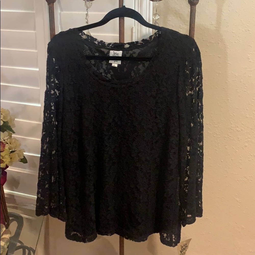 Beautiful Ivy Jane lace top